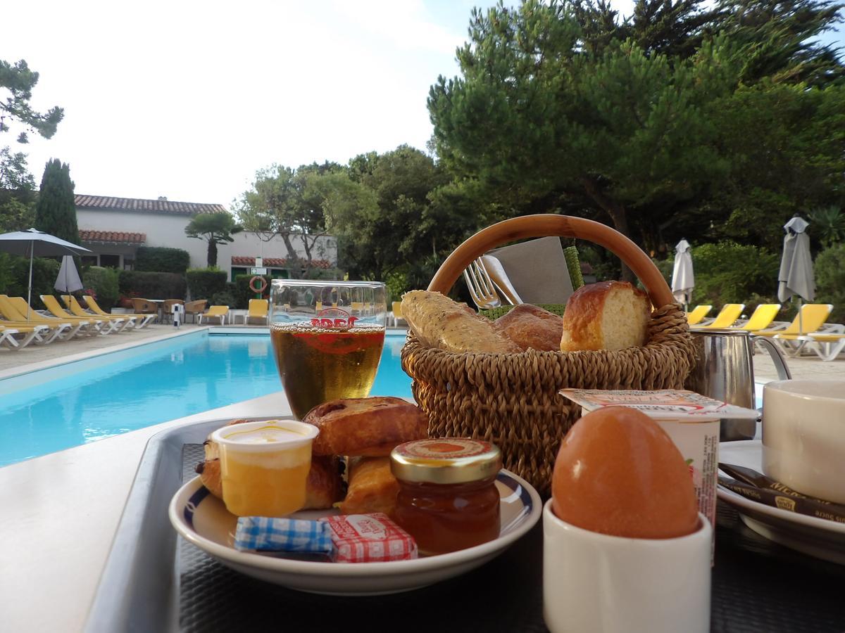 Hotel Les Gollandieres Le Bois-Plage-en-Re Exterior photo
